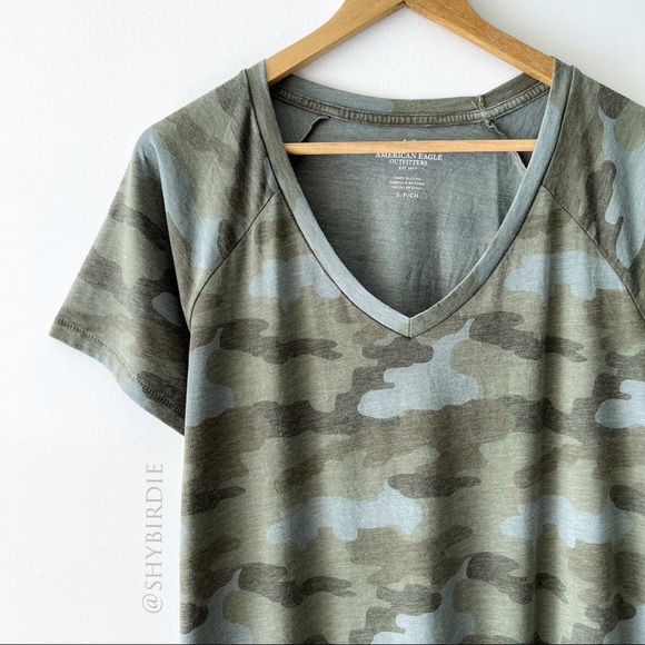 NEW AE Camo V-Neck T-Shirt - Picture 10 of 10